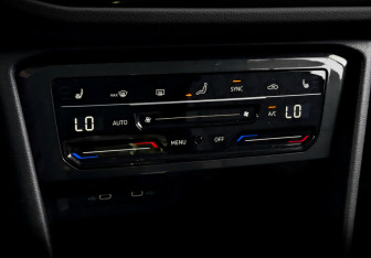 Подержанный автомобиль Volkswagen Tiguan 2021 года (26 фото)