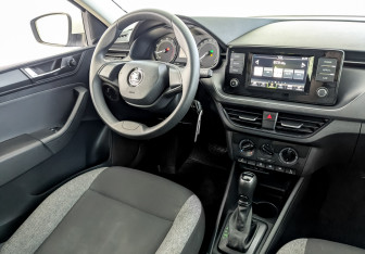 Подержанный автомобиль Skoda Rapid Liftback 2021 года (25 фото)