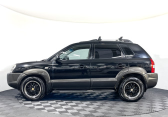 Подержанный автомобиль Hyundai Tucson 2006 года (8 фото)