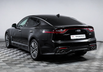 Подержанный автомобиль Kia Stinger 2018 года (7 фото)