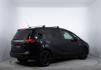 Подержанный автомобиль Opel Zafira Compactvan 2013 года (5 фото)