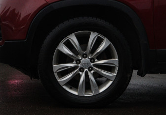 Подержанный автомобиль Kia Sorento 2010 года (19 фото)