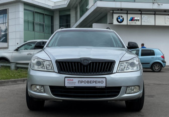 Подержанный автомобиль Skoda Octavia Wagon 2011 года (2 фото)