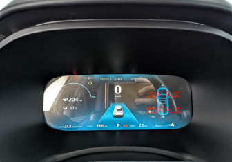 Подержанный автомобиль Москвич 3е 2023 года (16 фото)