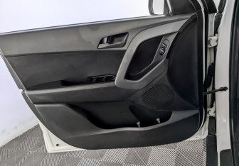Подержанный автомобиль Hyundai Creta 2018 года (19 фото)