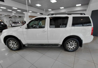 Подержанный автомобиль Nissan Pathfinder 2013 года (8 фото)