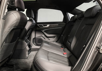Подержанный автомобиль Audi A6 Sedan 2020 года (10 фото)