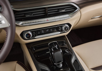 Новый FAW Bestune T77 2023 (22 фото)