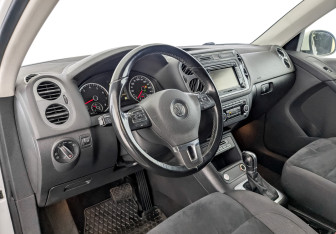 Подержанный автомобиль Volkswagen Tiguan 2015 года (16 фото)