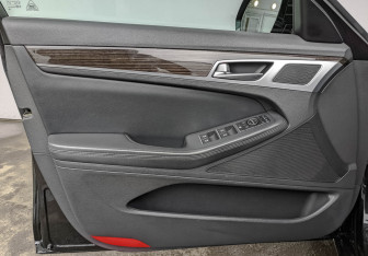 Подержанный автомобиль Genesis G80 2019 года (19 фото)
