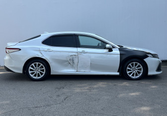 Подержанный автомобиль Toyota Camry Sedan 2021 года (4 фото)
