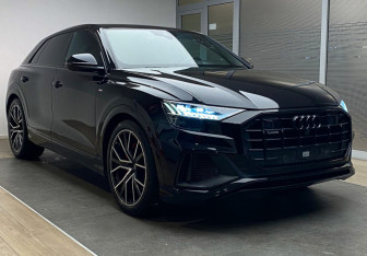 Подержанный автомобиль Audi Q8 2018 года (3 фото)