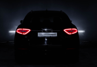 Подержанный автомобиль Maserati Levante 2017 года (17 фото)