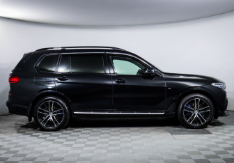 Подержанный автомобиль BMW X7 2019 года (4 фото)