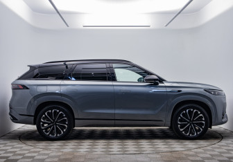 Подержанный автомобиль Jaecoo J8 2024 года (4 фото)