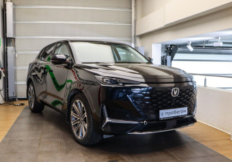 Подержанный автомобиль Changan UNI-K 2023 года (3 фото)