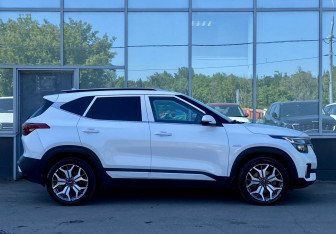 Подержанный автомобиль Kia Seltos 2021 года (4 фото)