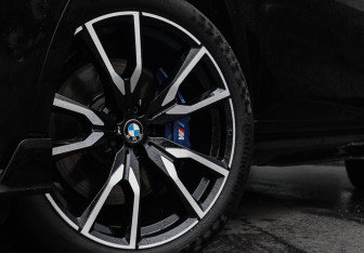 Подержанный автомобиль BMW X7 2020 года (11 фото)