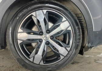 Подержанный автомобиль Peugeot 3008 2017 года (19 фото)