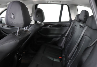 Подержанный автомобиль BMW X3 2019 года (14 фото)