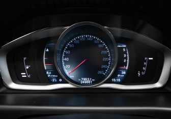 Подержанный автомобиль Volvo XC70 2014 года (11 фото)