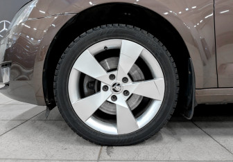 Подержанный автомобиль Skoda Octavia Liftback 2015 года (18 фото)