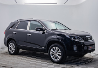 Подержанный автомобиль Kia Sorento 2015 года (7 фото)