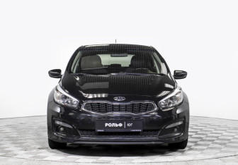 Подержанный автомобиль Kia Ceed Hatchback 2015 года (2 фото)