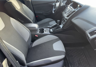 Подержанный автомобиль Ford Focus Hatchback 2012 года (9 фото)