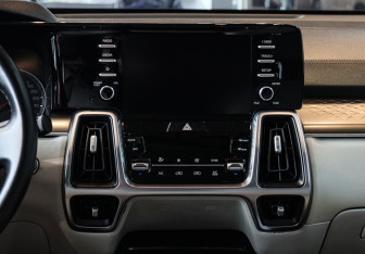 Подержанный автомобиль Kia Sorento 2023 года (11 фото)