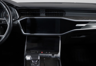 Подержанный автомобиль Audi A6 Sedan 2021 года (13 фото)