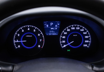 Подержанный автомобиль Hyundai Solaris Hatchback 2012 года (12 фото)