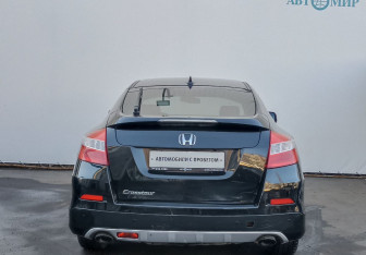 Подержанный автомобиль Honda Crosstour 2013 года (6 фото)