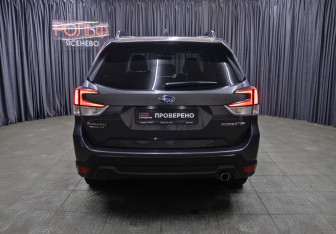 Подержанный автомобиль Subaru Forester Suv 2019 года (6 фото)