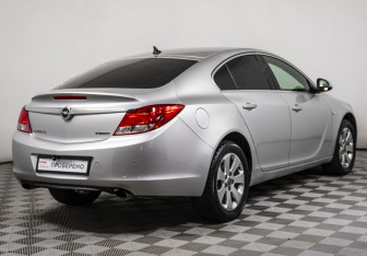 Подержанный автомобиль Opel Insignia Liftback 2012 года (5 фото)