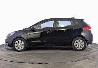 Подержанный автомобиль Kia Rio Hatchback 2017 года (8 фото)