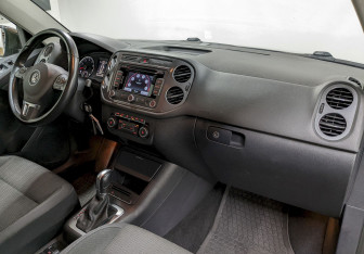 Подержанный автомобиль Volkswagen Tiguan 2014 года (19 фото)