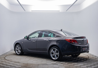 Подержанный автомобиль Opel Insignia Sedan 2013 года (7 фото)