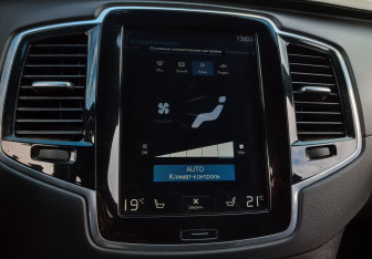 Подержанный автомобиль Volvo XC90 2018 года (24 фото)