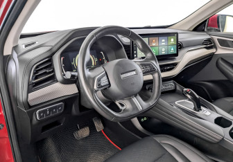 Подержанный автомобиль Haval F7 2024 года (16 фото)