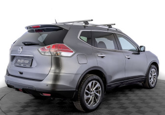Подержанный автомобиль Nissan X-Trail 2015 года (5 фото)