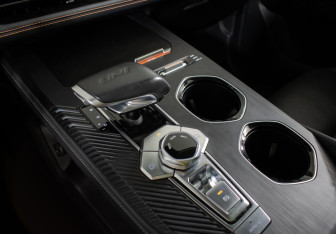 Подержанный автомобиль Changan UNI-K 2024 года (14 фото)