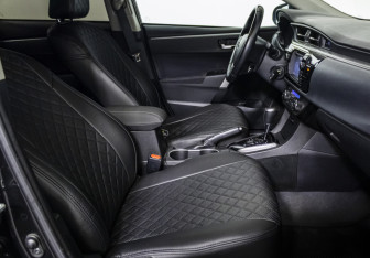 Подержанный автомобиль Toyota Corolla Sedan 2013 года (10 фото)