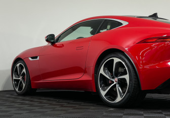 Подержанный автомобиль Jaguar F-Type Coupe 2015 года (27 фото)
