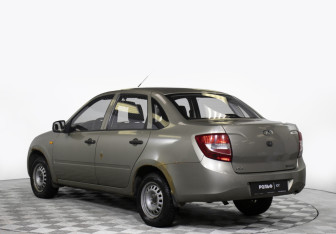 Подержанный автомобиль LADA (ВАЗ) Granta Sedan 2012 года (7 фото)