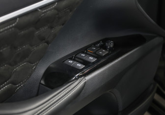 Подержанный автомобиль Toyota Camry Sedan 2020 года (18 фото)