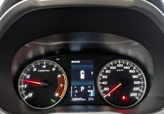 Подержанный автомобиль Mitsubishi Eclipse Cross 2019 года (16 фото)