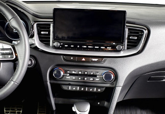 Подержанный автомобиль Kia Ceed Hatchback 2021 года (11 фото)