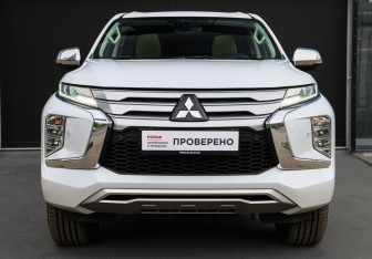Подержанный автомобиль Mitsubishi Pajero Sport 2020 года (2 фото)