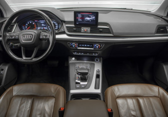 Подержанный автомобиль Audi Q5 2017 года (8 фото)